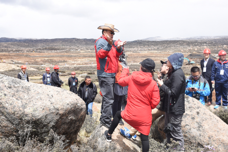 2017年6月，媒体记者采访