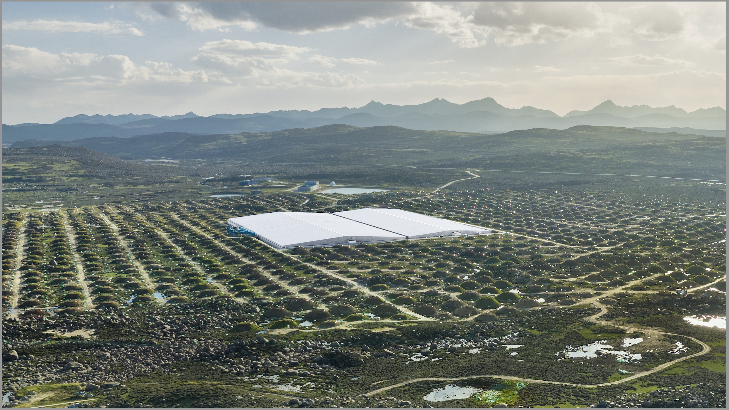 吴朝晖慰问高海拔宇宙线观测站和亚丁空间天气野外科学观测站