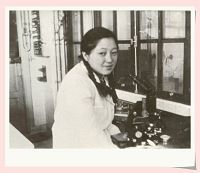 1946年，在法国研究铀核三分裂、四分裂现象